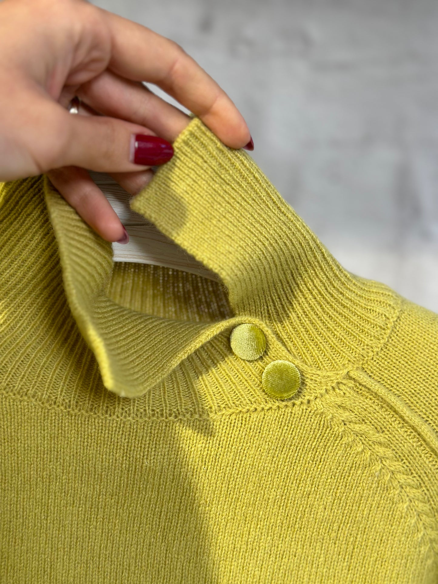 Дамски пуловер -лайм