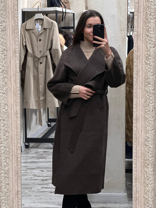 Дамско дълго палто с колан-кафяво