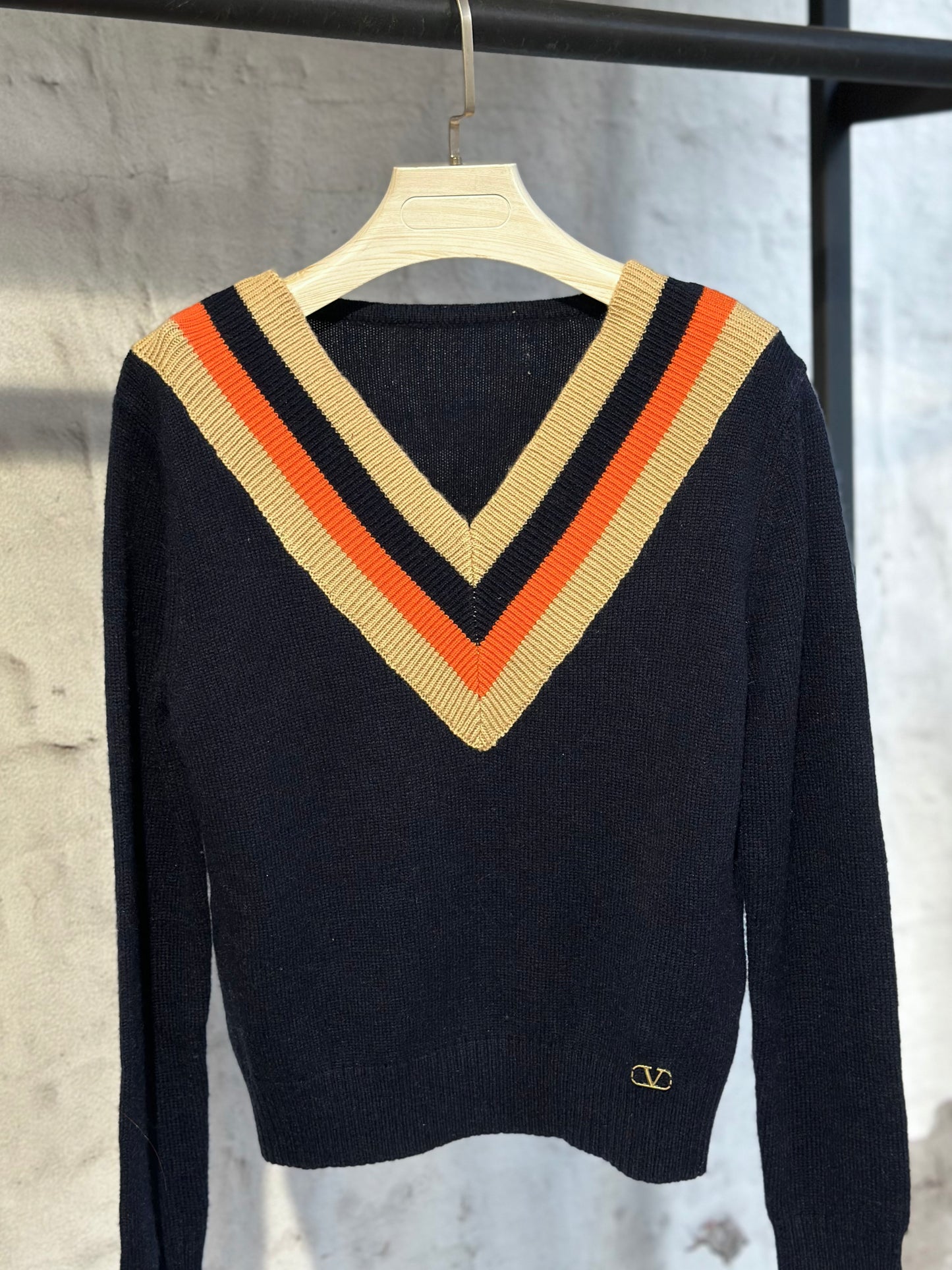 Дамски пуловер V-тъмно син