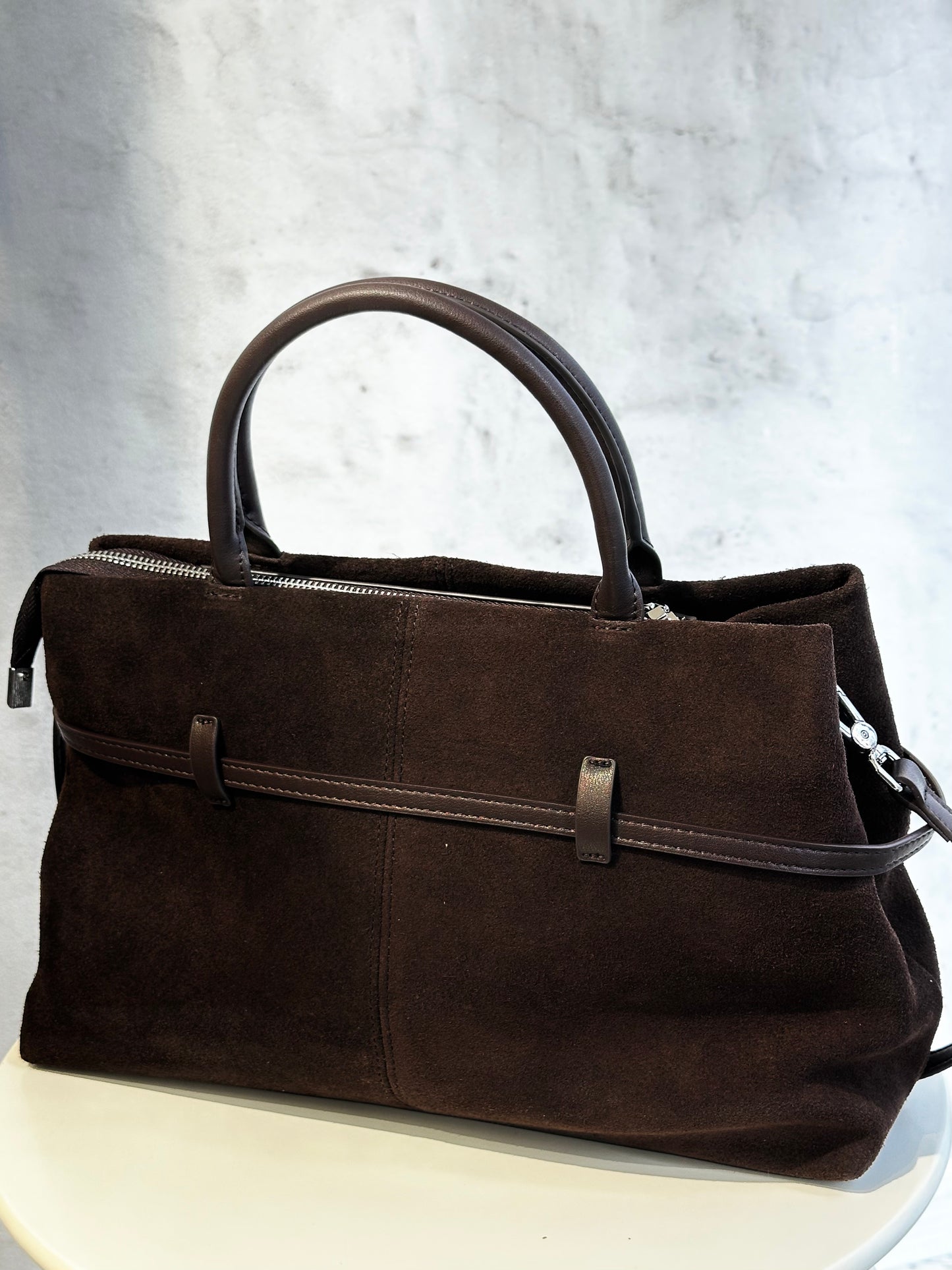 Дамска чанта от естествени материали с тока-кафява