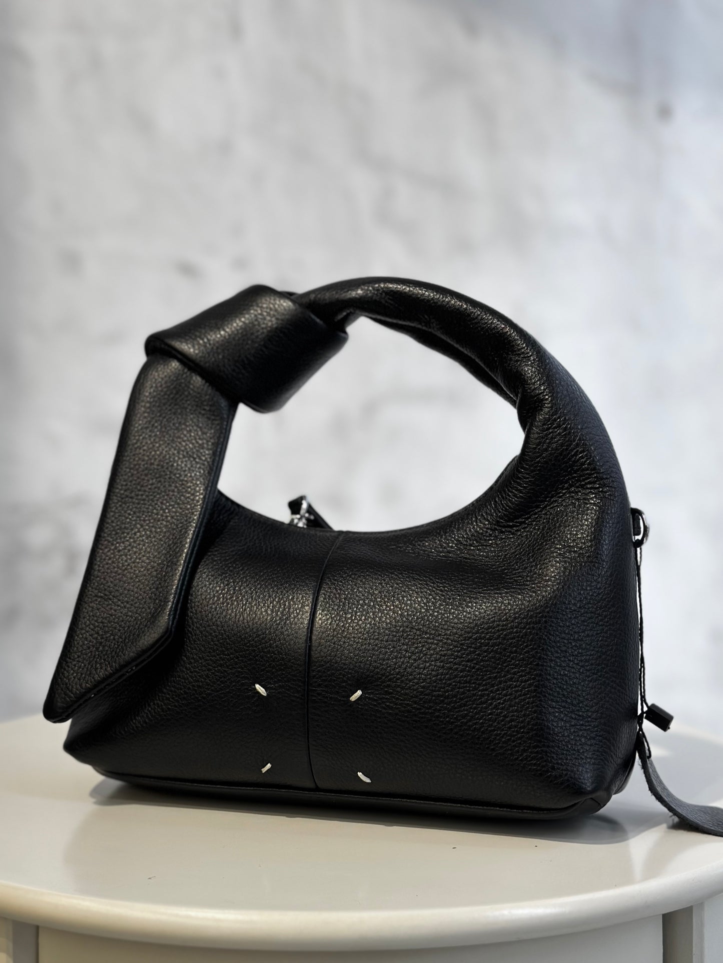 Дамска мини чанта от естествена кожа-черна