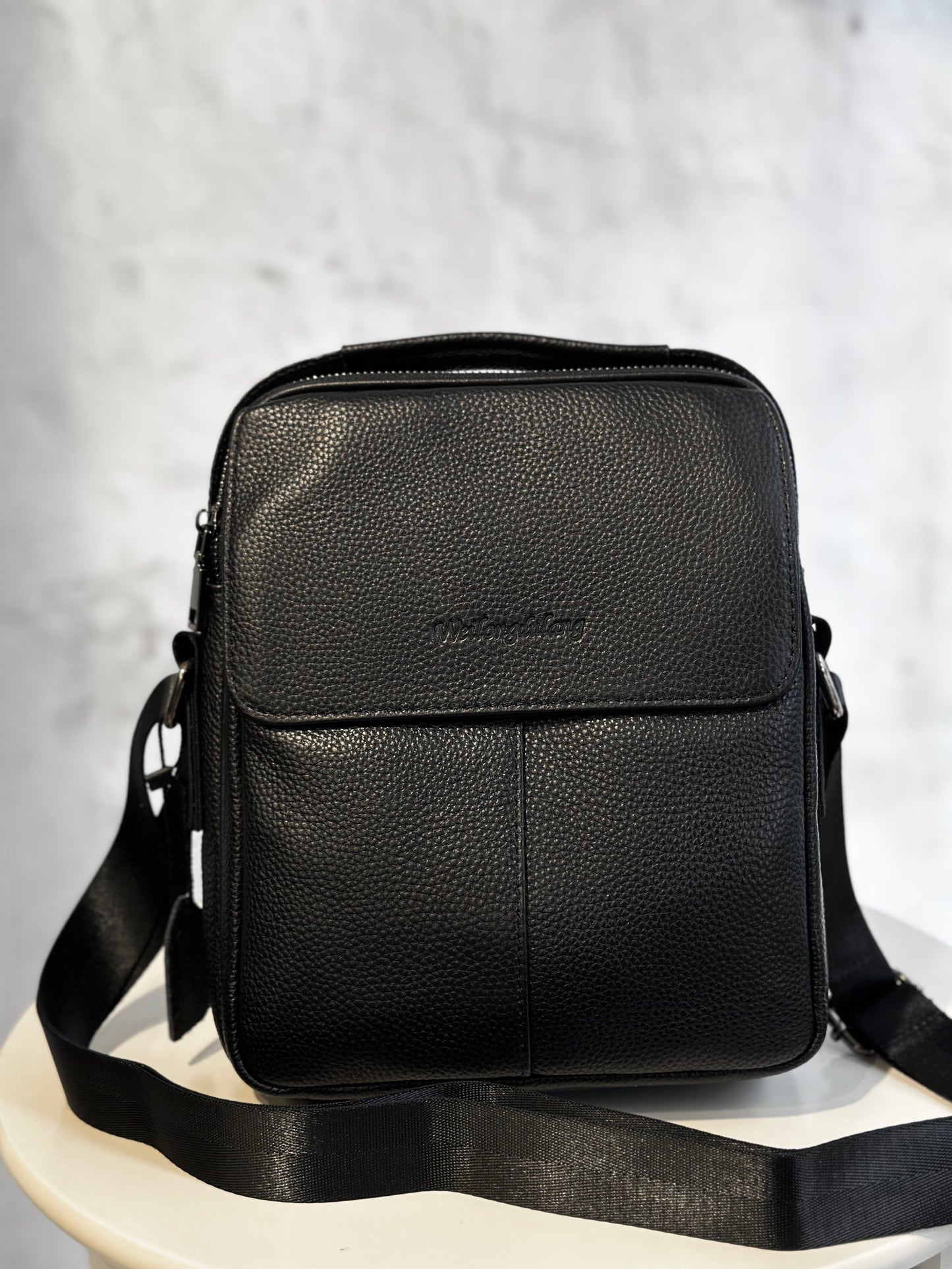 Мъжка чанта от естествена кожа