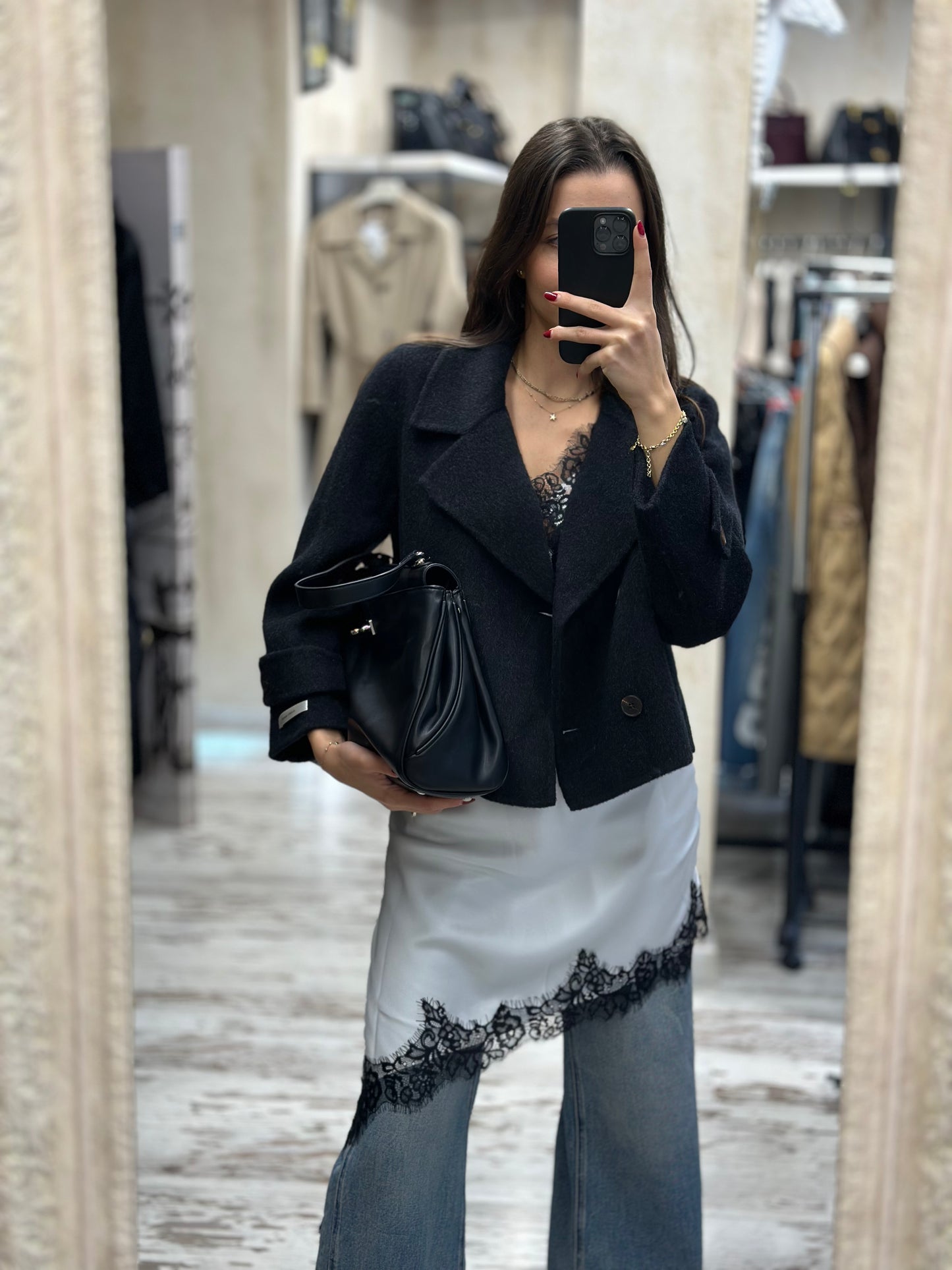 Дамска рокля с дантела-бяла