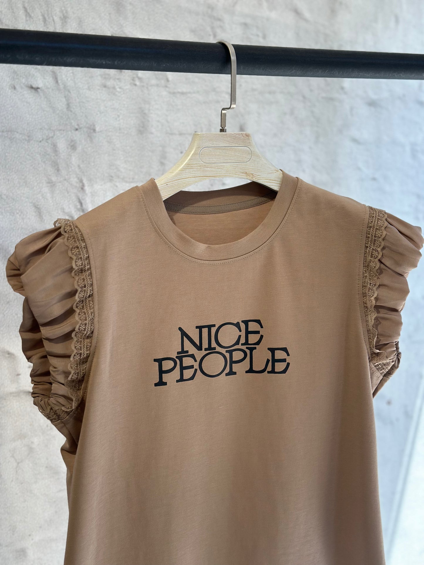 Дамска бежова тениска Nice People