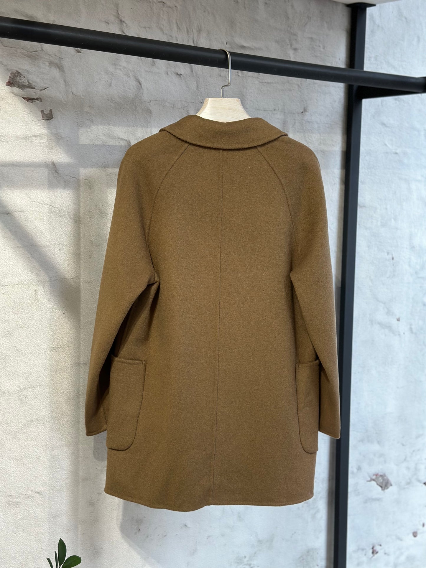 Кафяво Дамско палто - тип сако от Австралийска вълна